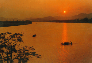 Chiều trên Sông Hương